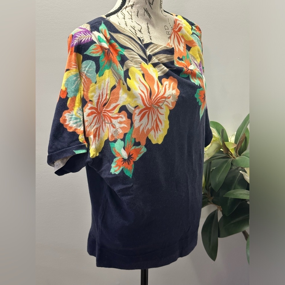 Talbots Floral Polo Shirt with White Collar💙🪷 - Picture 5 of 12